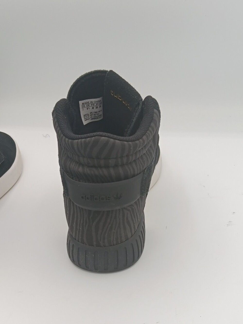 adidas Black Suede Mid-Top Sneakers with Gold Trefoil. Size 7 - Picture 8 of 12